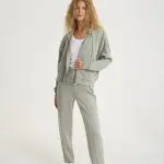 טופ מודל עם רוכסן