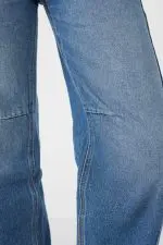 ⁦ג'ינס בגזרת בלון⁩ – תמונה ⁦4⁩