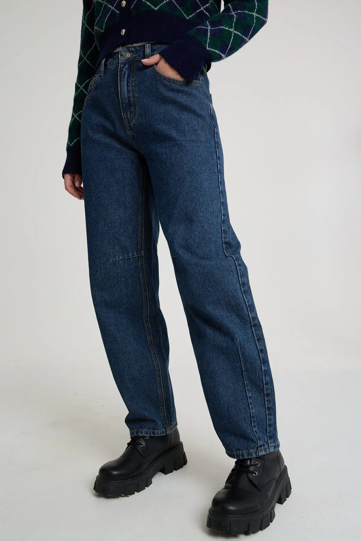 ⁦ג'ינס בגזרת בלון⁩ – תמונה ⁦8⁩