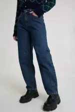 ⁦ג'ינס בגזרת בלון⁩ – תמונה ⁦8⁩