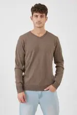 ⁦סריג צווארון V⁩ – תמונה ⁦2⁩