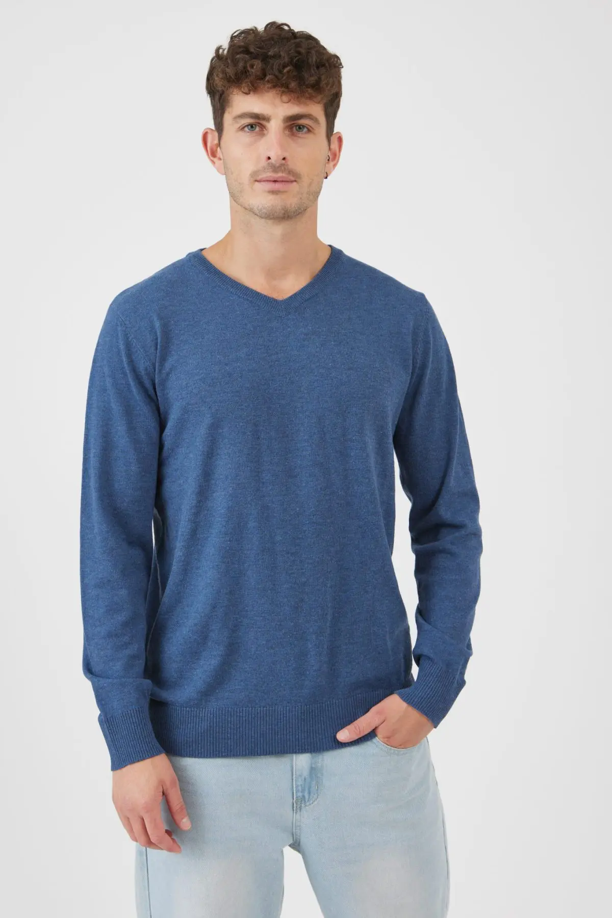 ⁦סריג צווארון V⁩ – תמונה ⁦3⁩