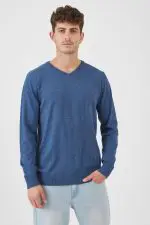 ⁦סריג צווארון V⁩ – תמונה ⁦3⁩