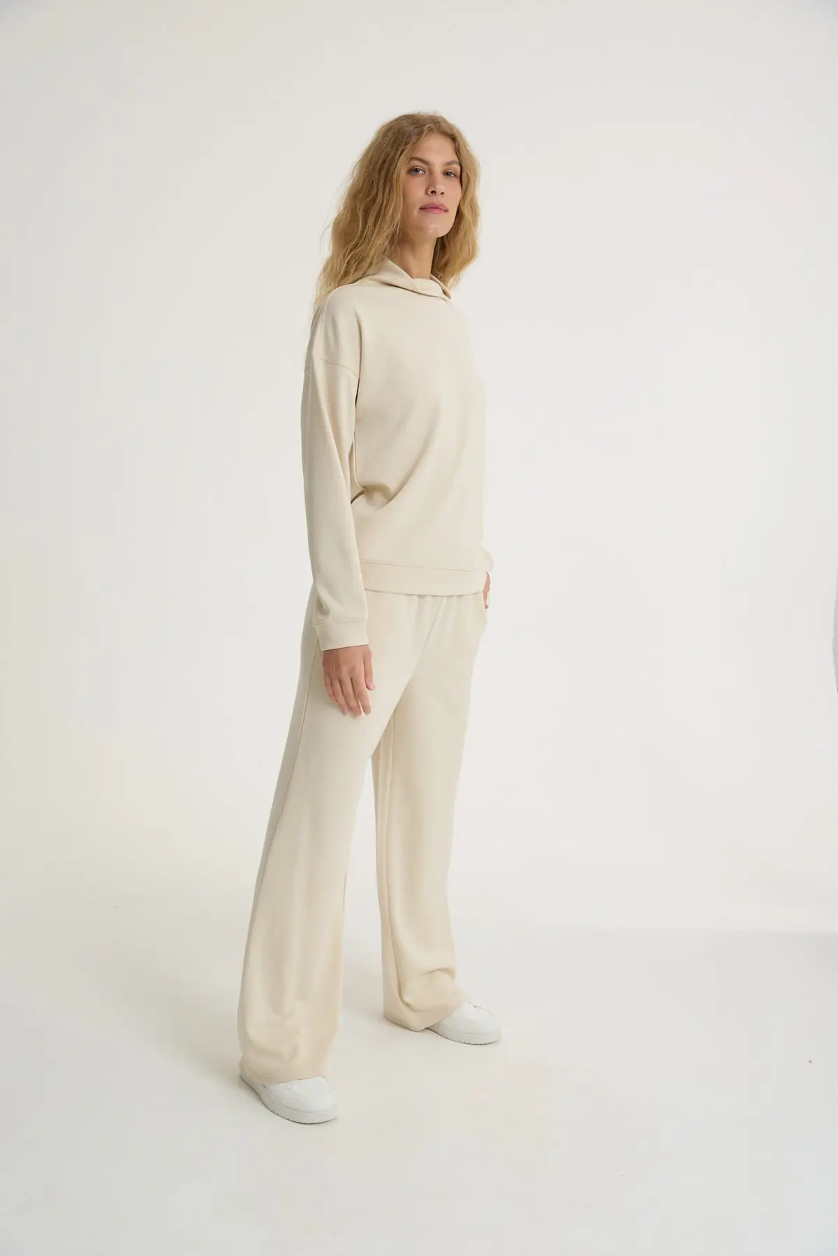 ⁦צווארון Oversize טופ⁩ – תמונה ⁦5⁩