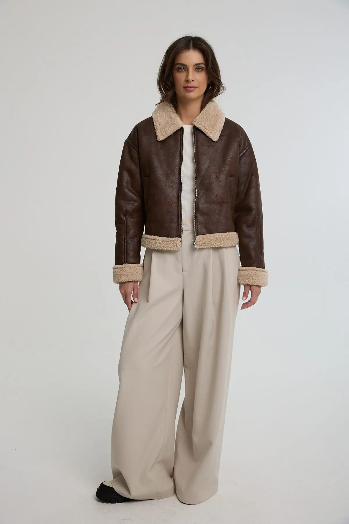 ⁦מעיל PU עם פרווה⁩ – תמונה ⁦3⁩