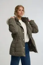 ⁦מעיל עם כובע פרווה⁩ – תמונה ⁦3⁩