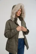 ⁦מעיל עם כובע פרווה⁩ – תמונה ⁦4⁩