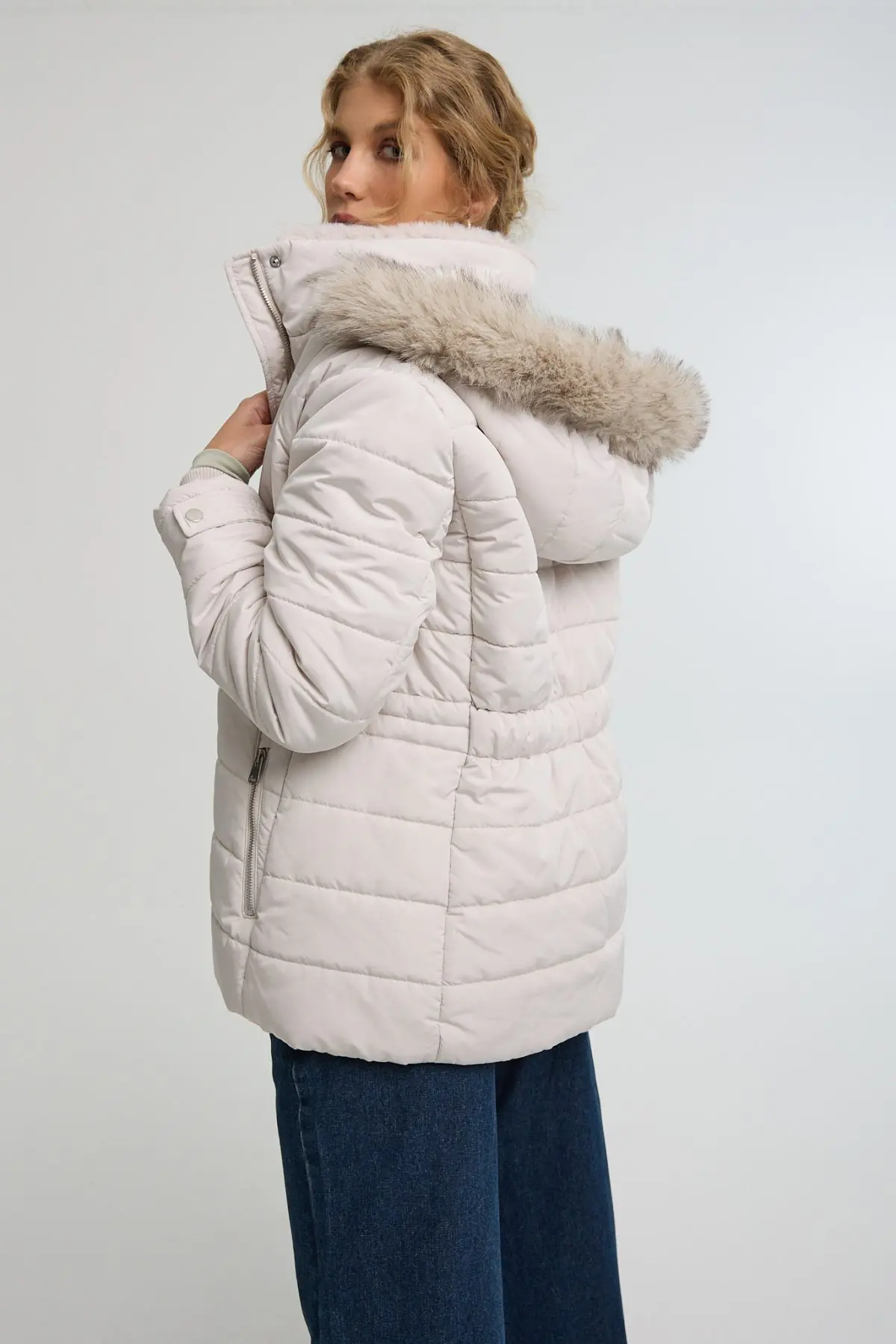 ⁦מעיל עם כובע פרווה⁩ – תמונה ⁦8⁩