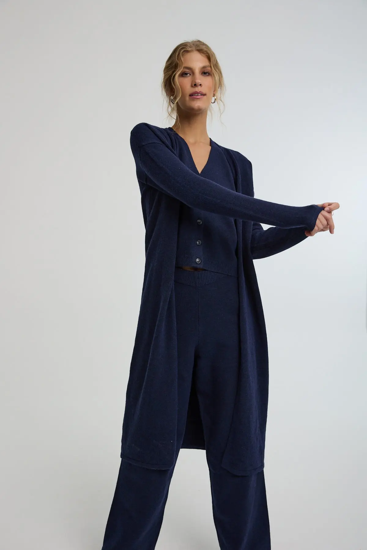 ⁦קרדיגן ארוך סריג - חלק מסט⁩ – תמונה ⁦2⁩