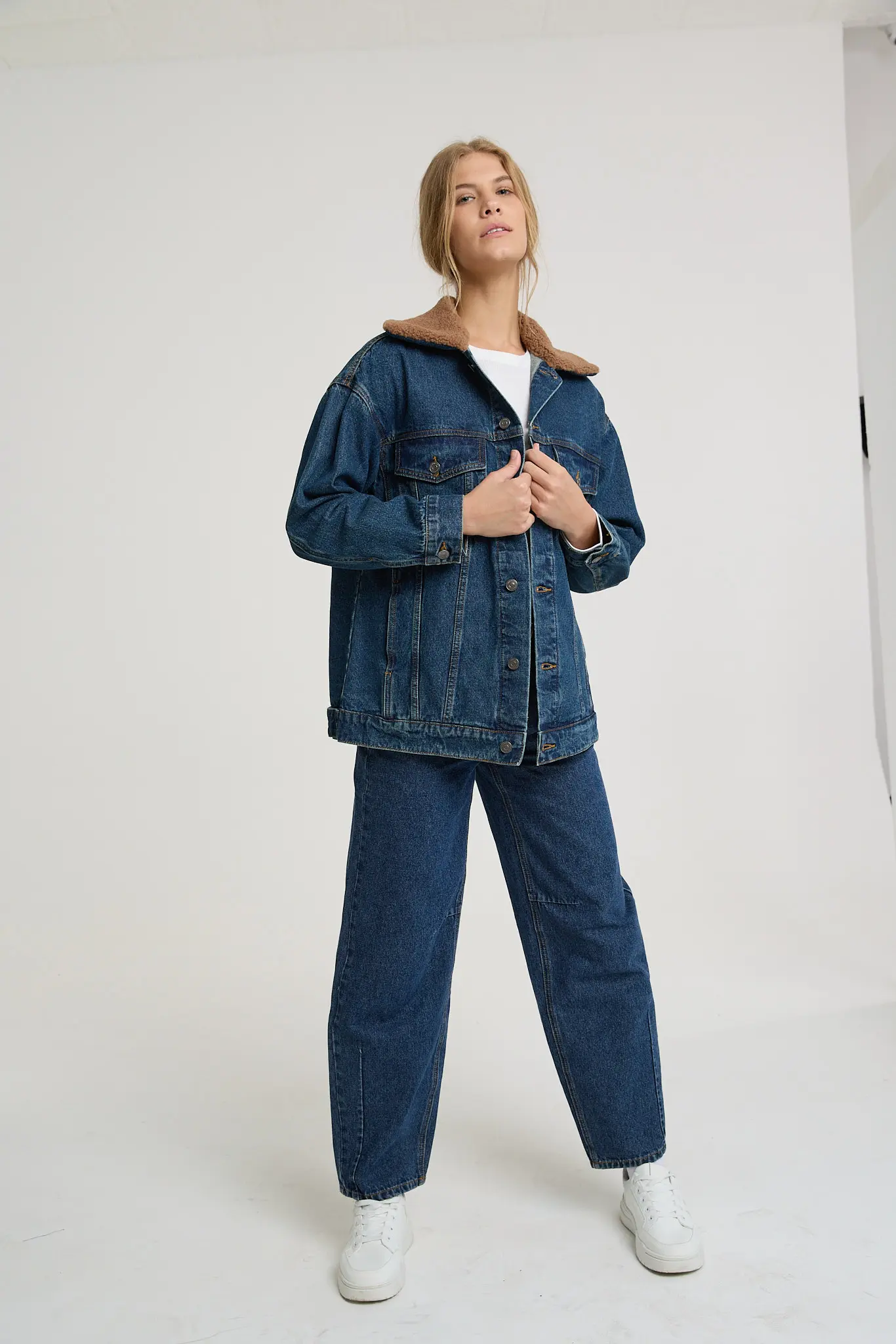 ג'ק'ט ג'ינס צווארון פרווה ג'ק'ט ג'ינס צווארון פרווה