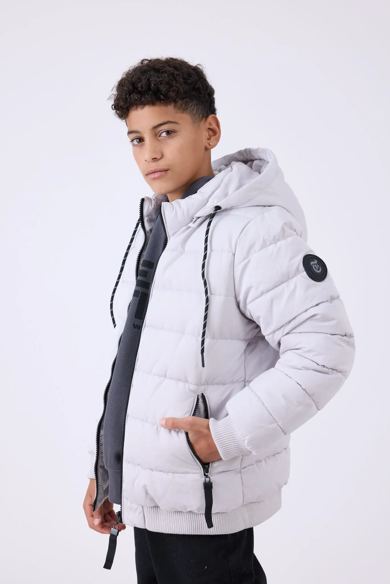 מעיל עם כובע מעיל עם כובע