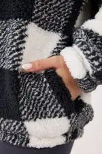 ⁦טופ פליז עם רוכסן⁩ – תמונה ⁦4⁩