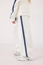 ⁦מכנס פוטר רחב - חלק מסט⁩ – תמונה ⁦3⁩