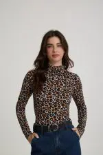 ⁦ח. מודפסת צווארון גולף⁩ – תמונה ⁦3⁩