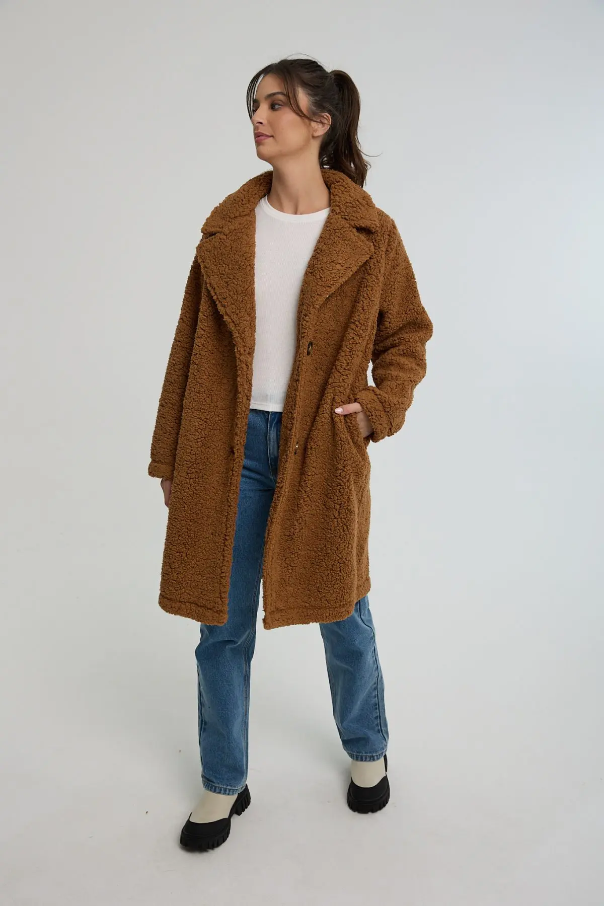 ⁦מעיל פרווה⁩ – תמונה ⁦2⁩