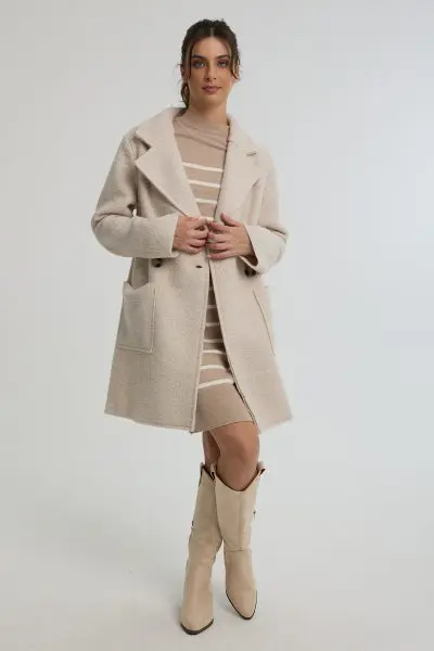 מעיל ארוך עם כפתורים