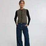 וסט סריג עם כפתורים