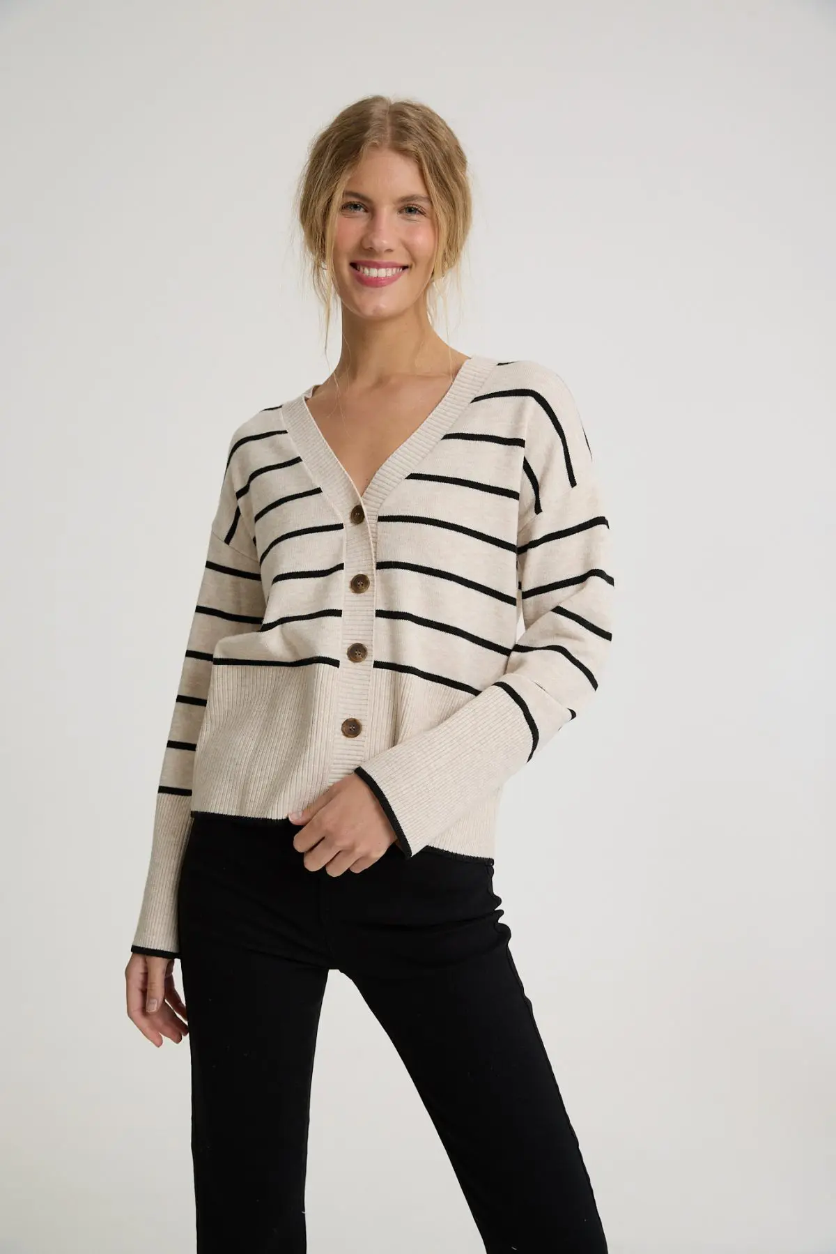 ⁦קרדיגן סריג⁩ – תמונה ⁦2⁩