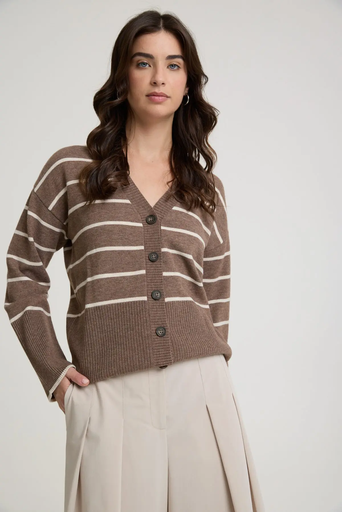 ⁦קרדיגן סריג⁩ – תמונה ⁦3⁩