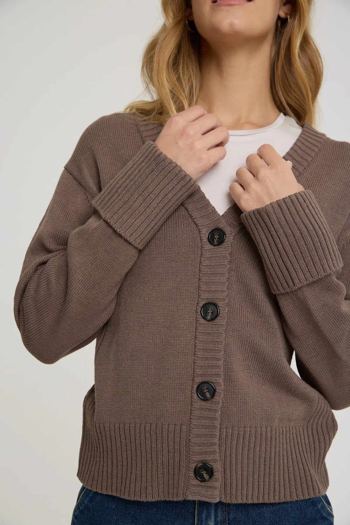 ⁦קרדיגן סריג כפתורים⁩ – תמונה ⁦4⁩