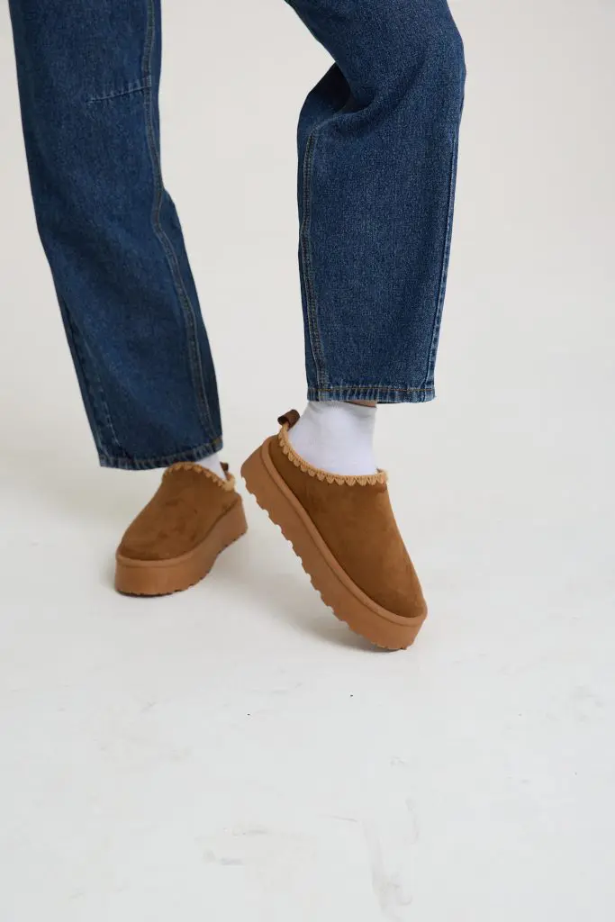 כפכף סוויד עם רקמה נשים