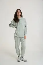 טופ מודל עם כובע