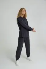 ⁦טופ מודל עם כובע⁩ – תמונה ⁦4⁩