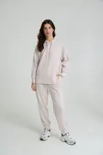 ⁦טופ מודל עם כובע⁩ – תמונה ⁦5⁩