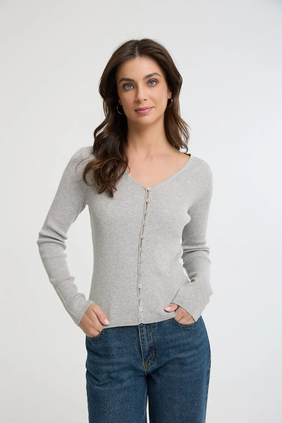 ⁦סריג עם כפתורים⁩ – תמונה ⁦6⁩