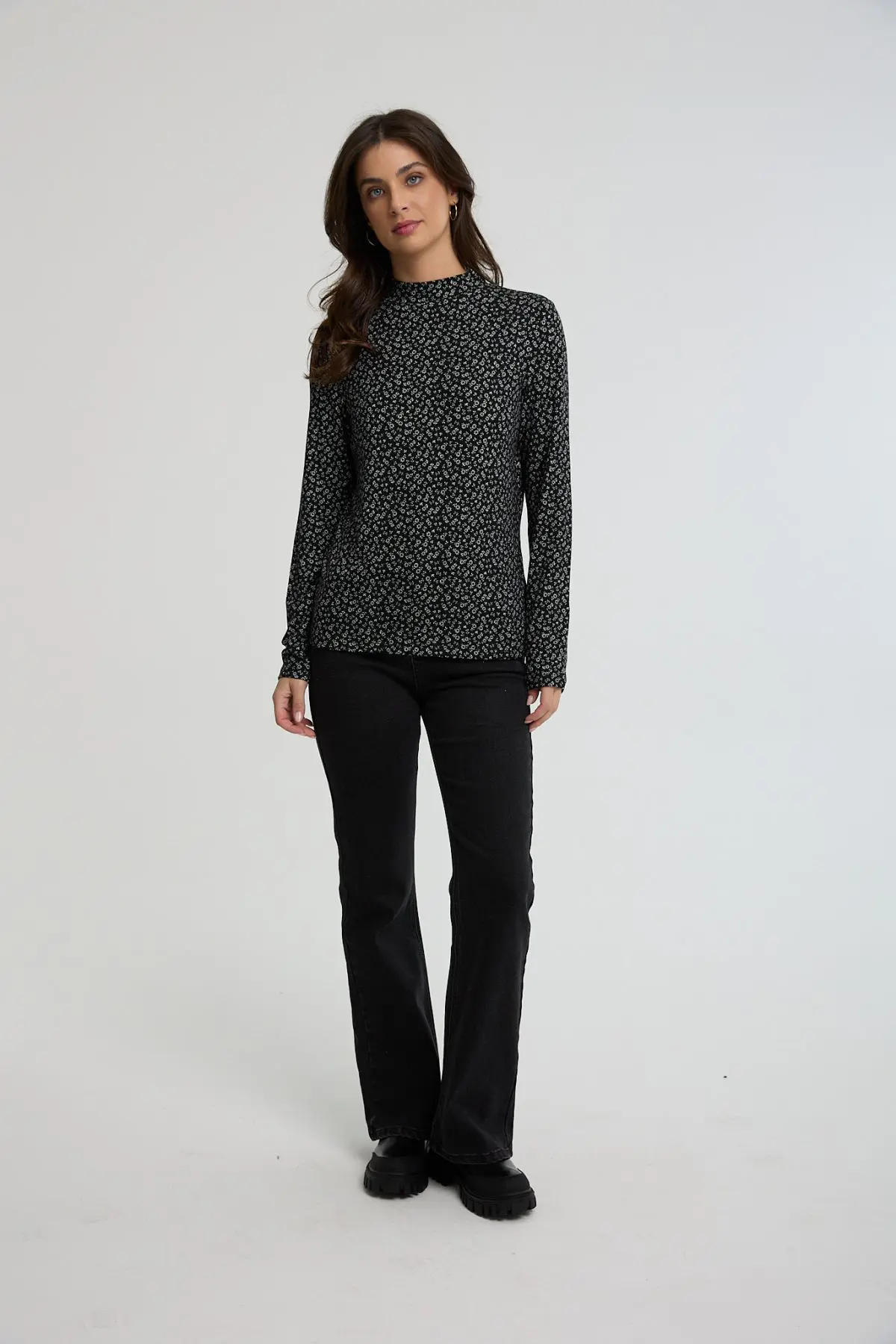 ⁦חולצה סרוגה מודפסת⁩ – תמונה ⁦2⁩