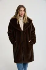 ⁦מעיל פרווה⁩ – תמונה ⁦2⁩