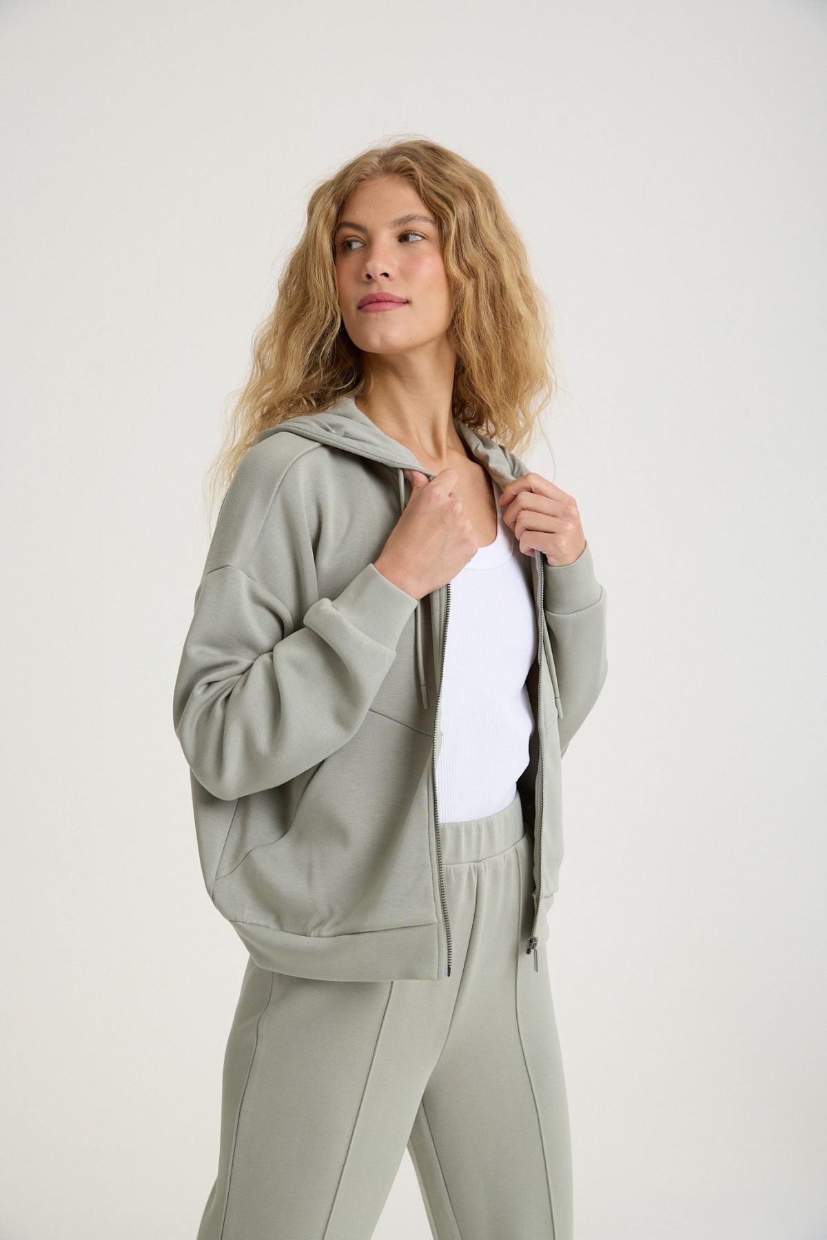 ⁦טופ מודל עם רוכסן- חלק מסט⁩ – תמונה ⁦3⁩