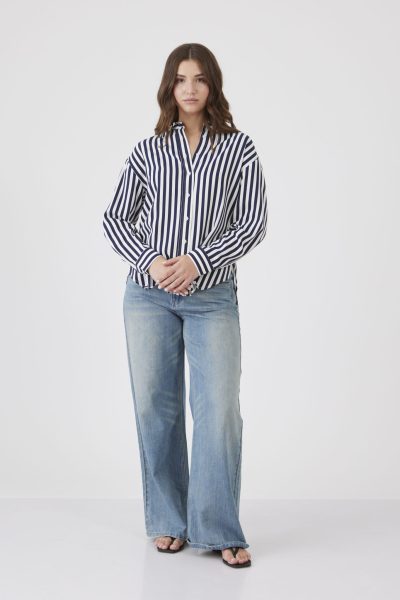 ח. Oversize מכופתרת