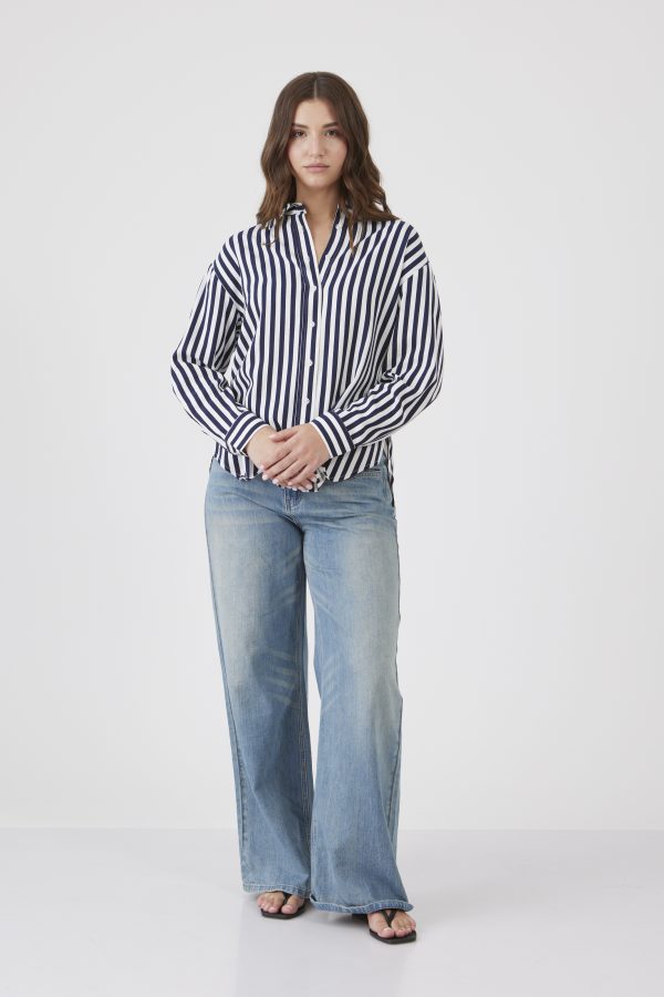 ח. Oversize מכופתרת