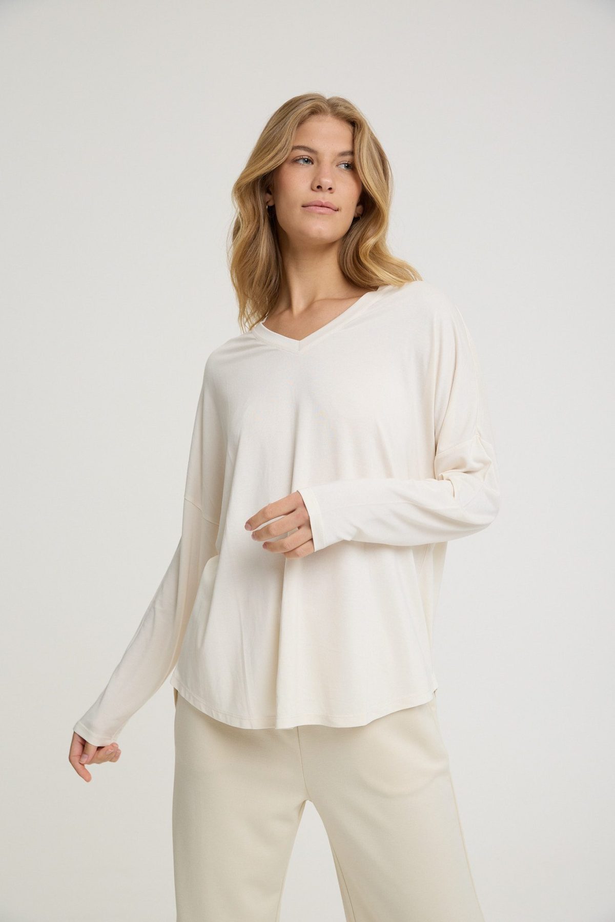 ⁦V טוניקה צווארון⁩ – תמונה ⁦5⁩