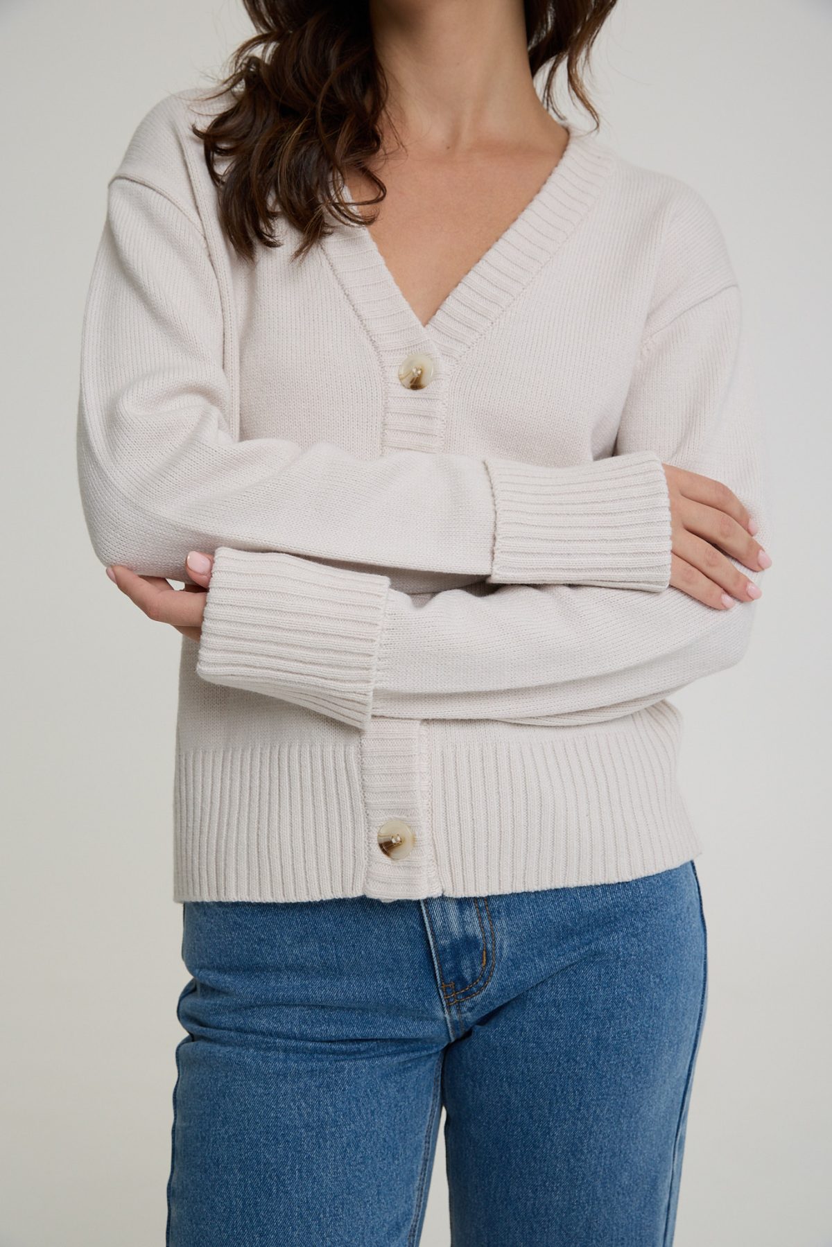 ⁦קרדיגן סריג כפתורים⁩ – תמונה ⁦2⁩