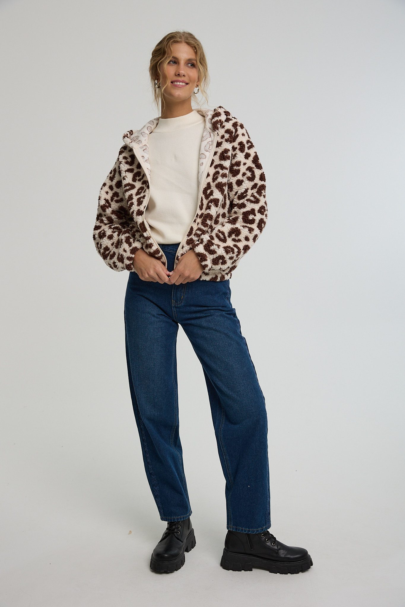 ג'קט פליז ג'קט פליז