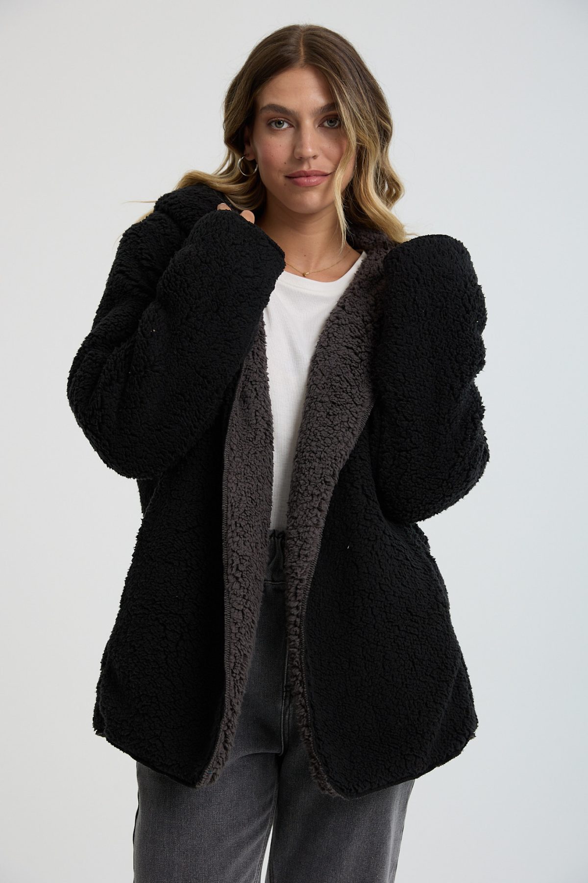 ⁦קרדיגן פרווה⁩ – תמונה ⁦3⁩