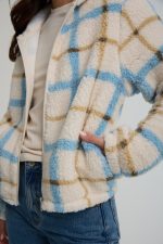 ⁦ג'קט פליז משובץ⁩ – תמונה ⁦2⁩