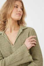 ⁦חולצה ארוכה סרוגה מכופתרת⁩ – תמונה ⁦4⁩