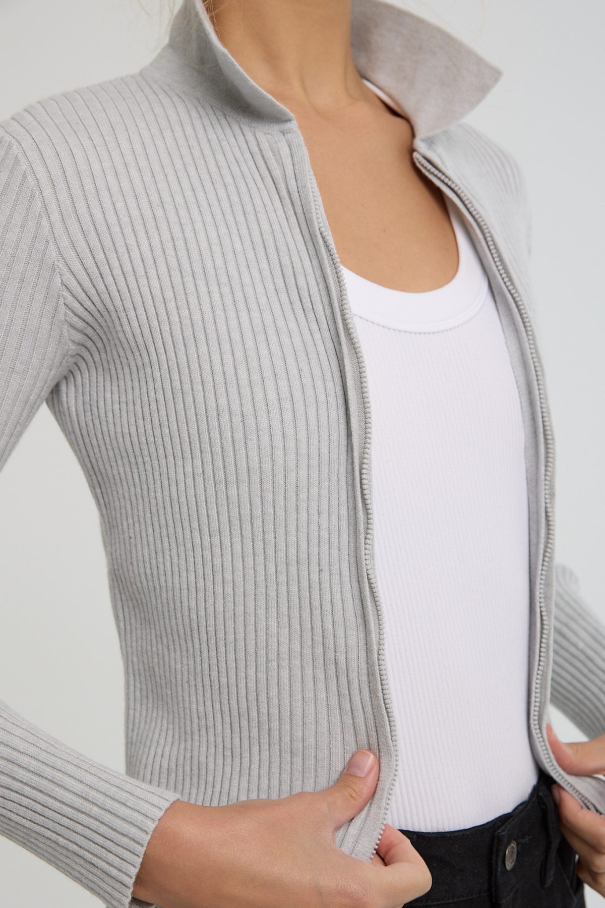 ⁦קרדיגן סריג עם רוכסן⁩ – תמונה ⁦3⁩