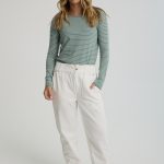 ג'ינס עם גומי