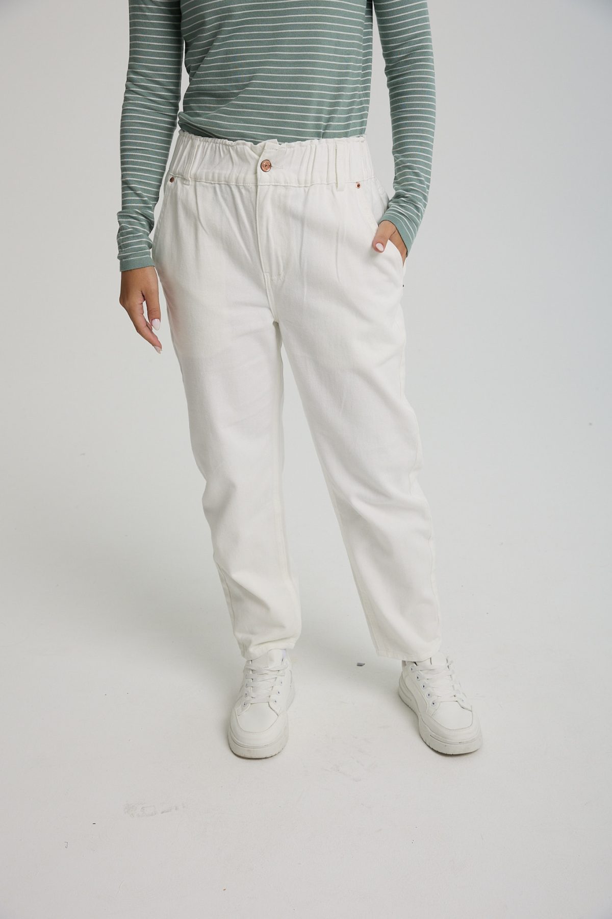 ⁦ג'ינס עם גומי⁩ – תמונה ⁦2⁩