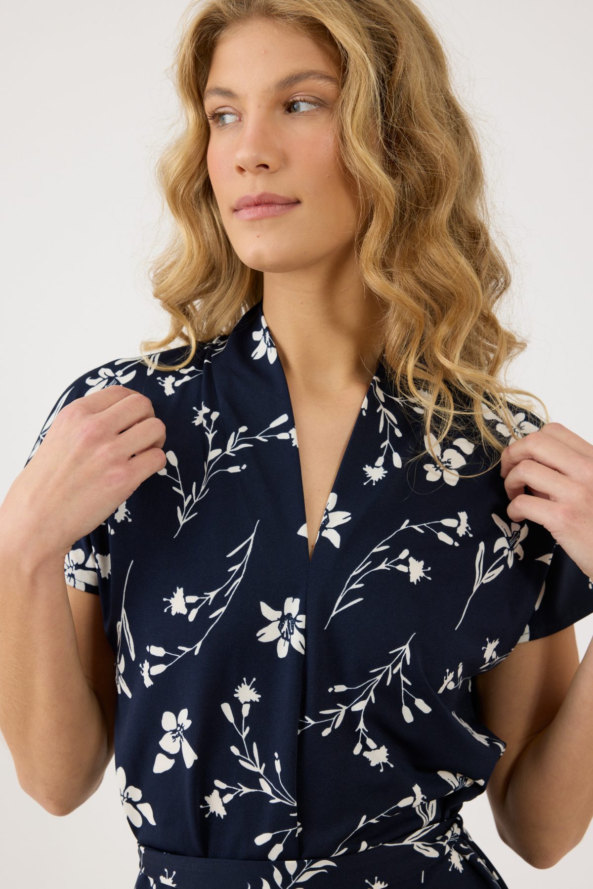 ⁦שמלה סרוגה מקסי⁩ – תמונה ⁦6⁩