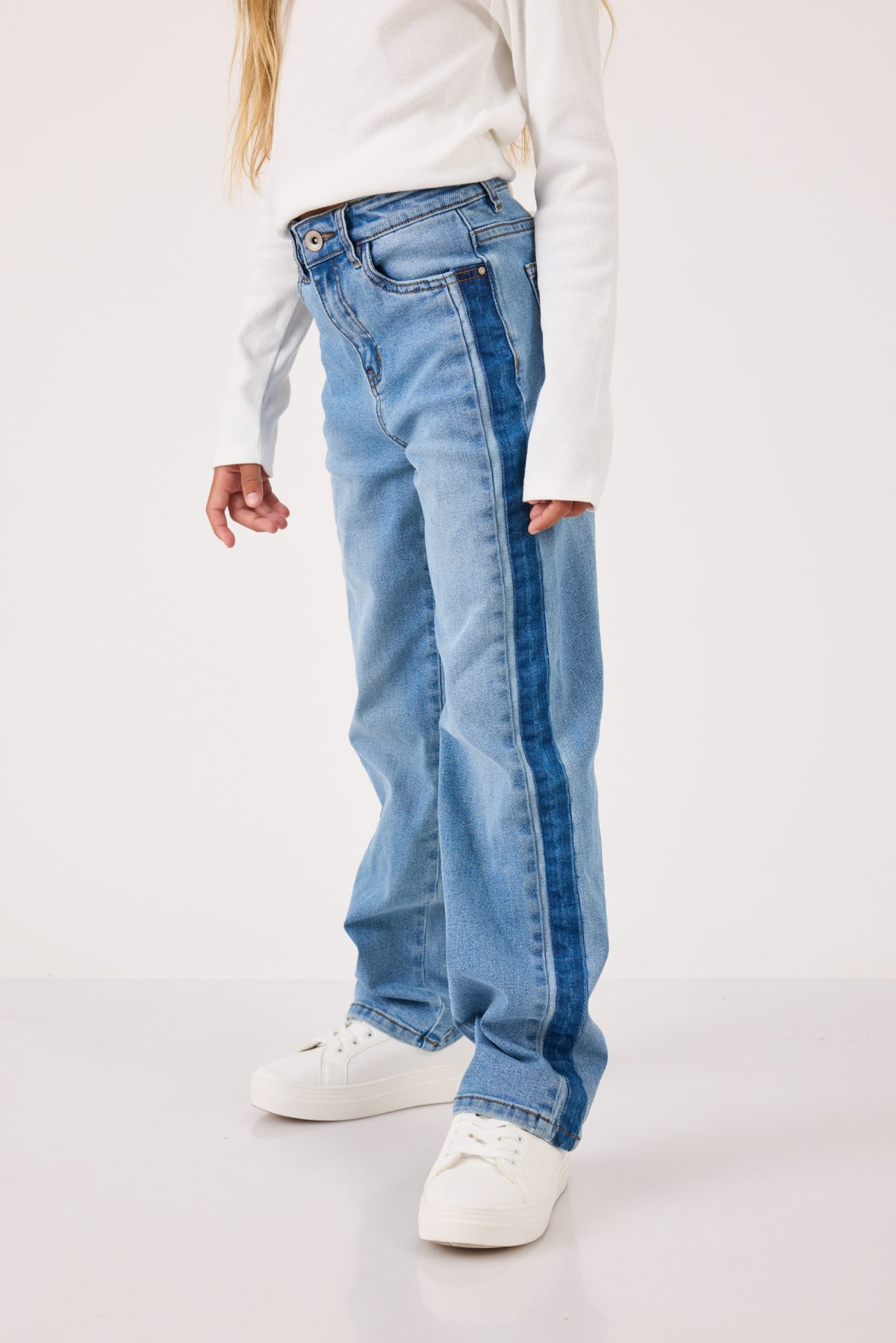 ⁦ג'ינס⁩ – תמונה ⁦3⁩