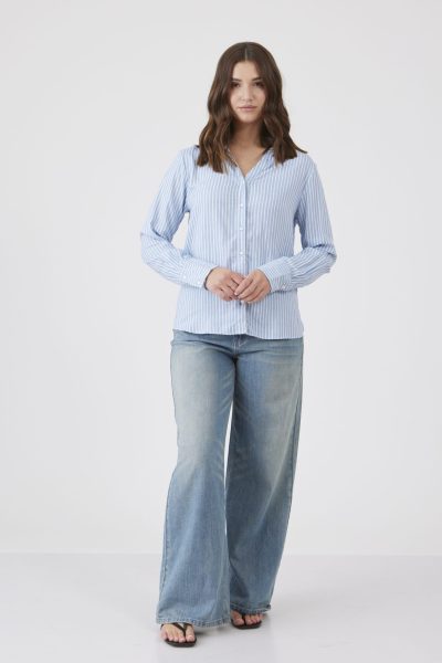 ח. פסים מכופתרת