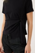 ח. עם קשירה בצד