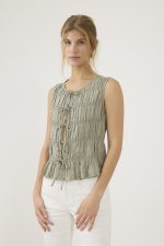 גופייה עם קשירות