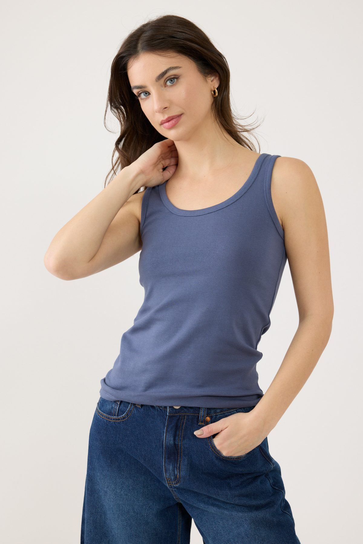 ⁦גופיית בייסיק⁩ – תמונה ⁦2⁩