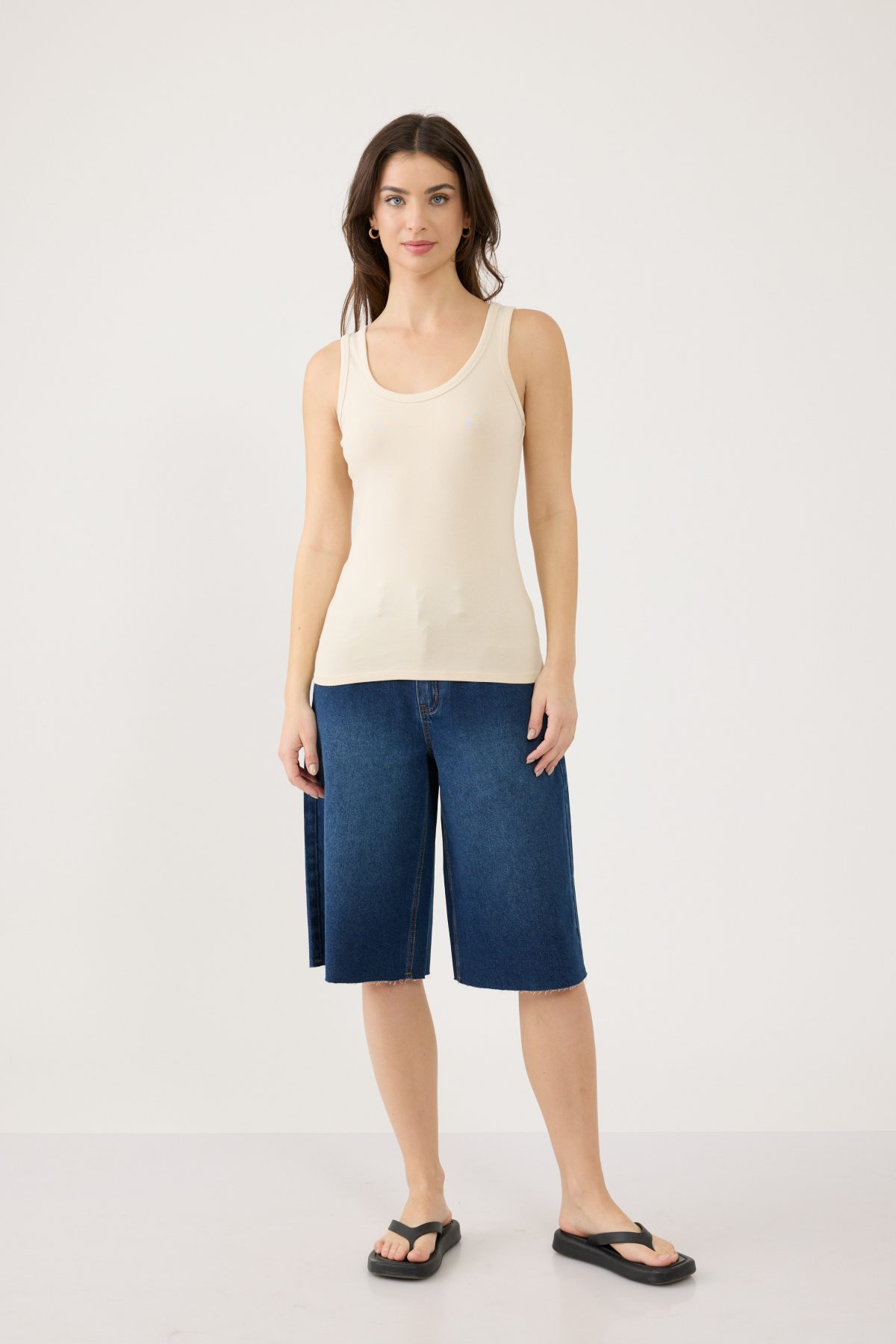 ⁦גופיית בייסיק⁩ – תמונה ⁦3⁩